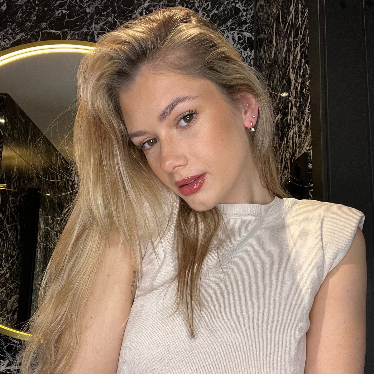 @elisabethassers